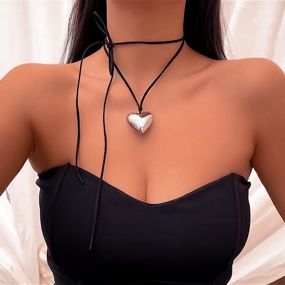 ⚜️[𝟯/$𝟮𝟴]⚜️NEW Large Acrylic Heart Lariat Necklace - Picture 4 of 15